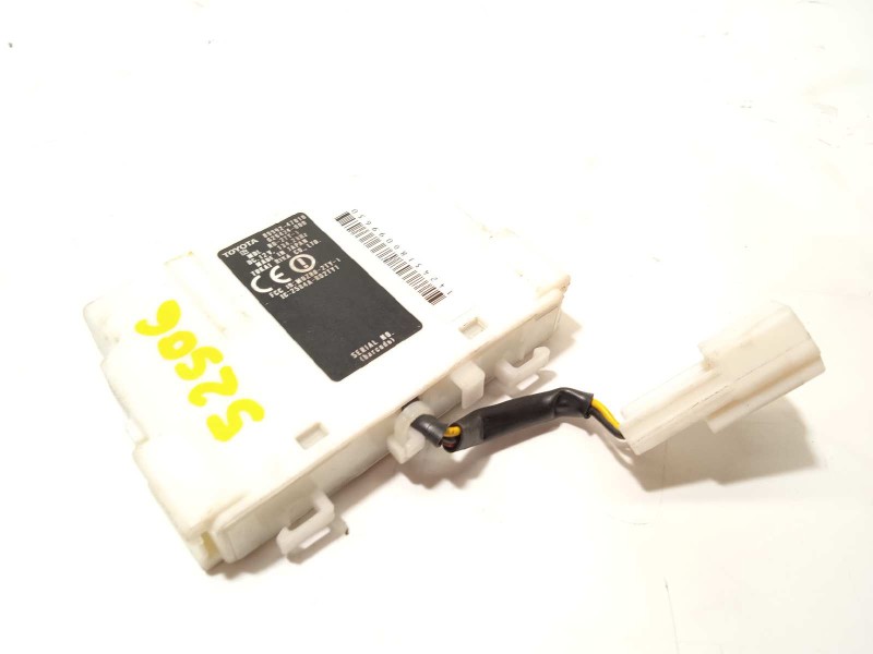 Recambio de modulo electronico para toyota prius (nhw20) 1.5 cat referencia OEM IAM 8999247010  