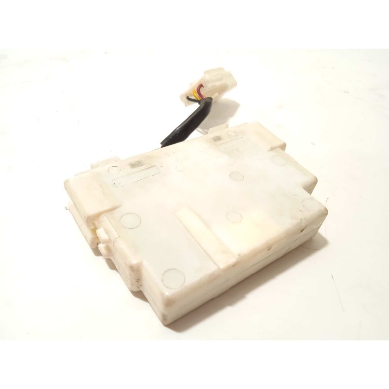 Recambio de modulo electronico para toyota prius (nhw20) 1.5 cat referencia OEM IAM 8999247010  