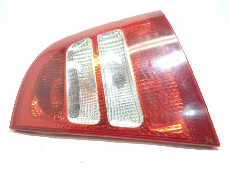 Recambio de piloto trasero derecho para skoda octavia berlina (1u2) classic referencia OEM IAM 1U6945096  1U6945112