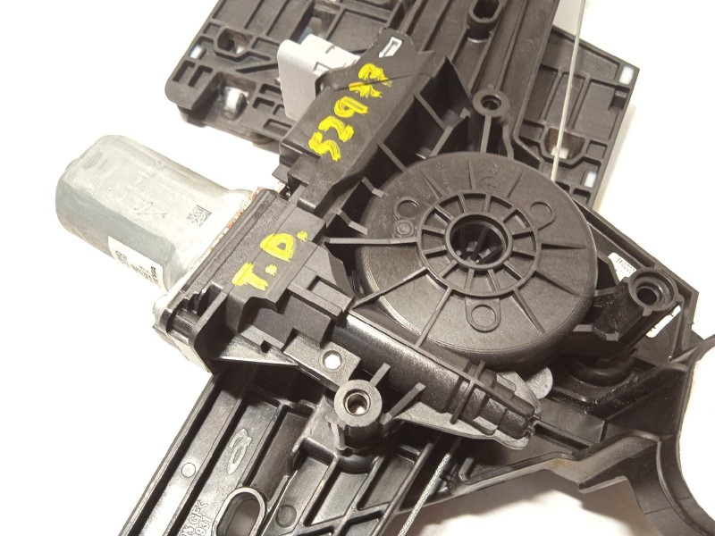 Recambio de elevalunas trasero derecho para peugeot 208 (p2) active referencia OEM IAM 9829045580  