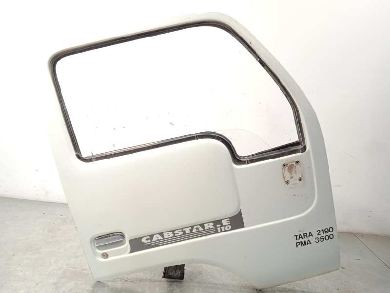 Recambio de puerta delantera derecha para nissan cabstar 3.0 referencia OEM IAM NOREF  