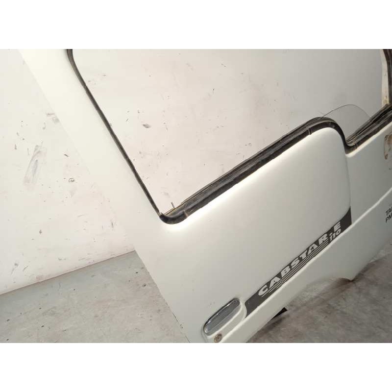 Recambio de puerta delantera derecha para nissan cabstar 3.0 referencia OEM IAM NOREF  