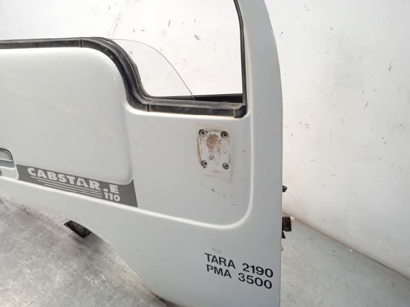 Recambio de puerta delantera derecha para nissan cabstar 3.0 referencia OEM IAM NOREF  
