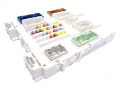 Recambio de caja reles / fusibles para ford focus lim. titanium referencia OEM IAM F1FT14A073BE  F1ET9A340AA 2