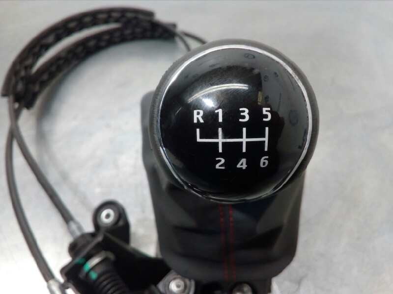 Recambio de palanca cambio para seat arona fr referencia OEM IAM 2Q0711049K  