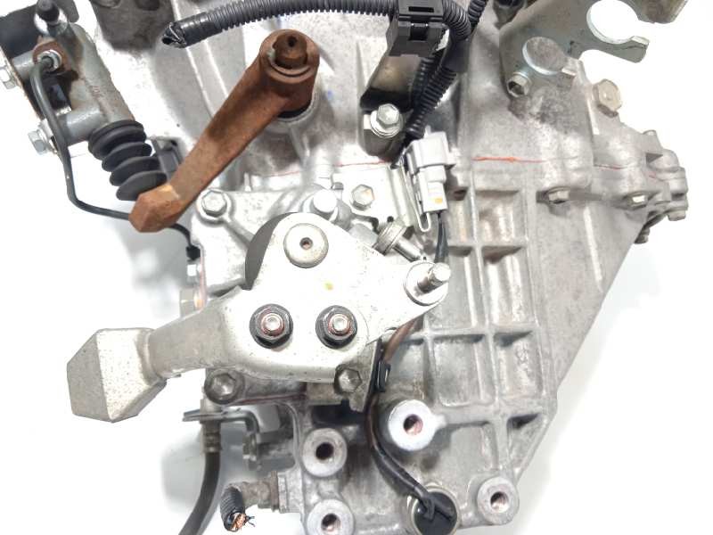 Recambio de caja cambios para toyota yaris active referencia OEM IAM 3030052411  