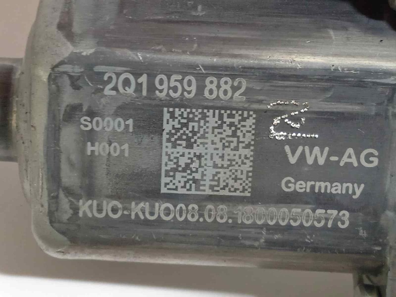 Recambio de elevalunas delantero derecho para volkswagen polo sport referencia OEM IAM 2G4837462B  2Q1959882