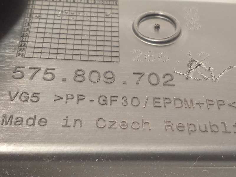 Recambio de tapa exterior combustible para seat ateca (kh7) style referencia OEM IAM 575809702  