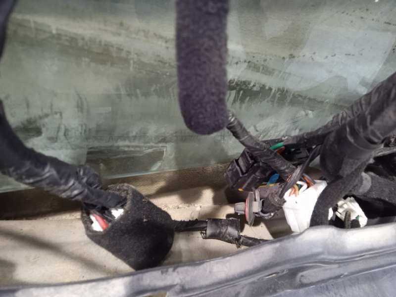 Recambio de puerta delantera izquierda para kia carens (un) 2.0 crdi referencia OEM IAM 760031D010  