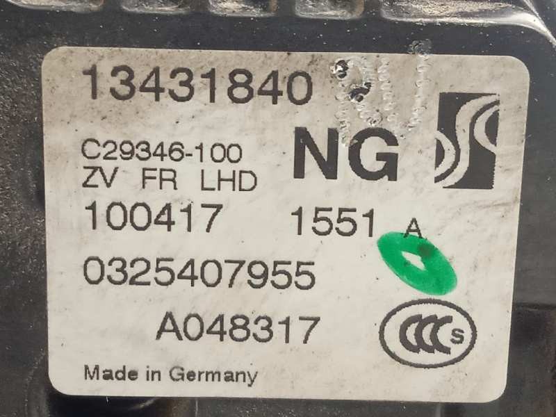 Recambio de cerradura puerta delantera derecha para opel corsa e business referencia OEM IAM 13431840  