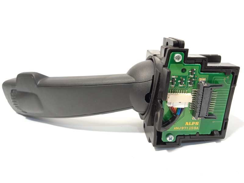 Recambio de mando limpia para volvo v60 kombi momentum referencia OEM IAM 31456042  
