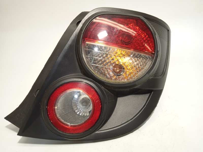 Recambio de piloto trasero derecho para chevrolet aveo 1.2 cat referencia OEM IAM 96830986  