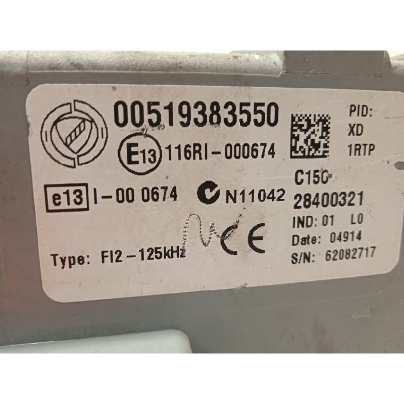 Recambio de caja reles / fusibles para opel combo d 1.3 16v cdti referencia OEM IAM 00519383550  51938355