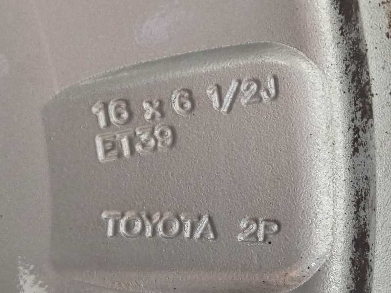 Recambio de llanta para toyota verso active referencia OEM IAM 426110F120  