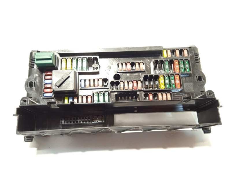 Recambio de caja reles / fusibles para bmw x3 (f25) xdrive 20d referencia OEM IAM 9210863  61149210863