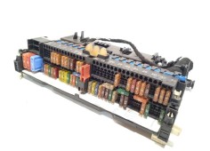 Recambio de caja reles / fusibles para bmw x3 (e83) 3.0d referencia OEM IAM 8364542  8364540 2