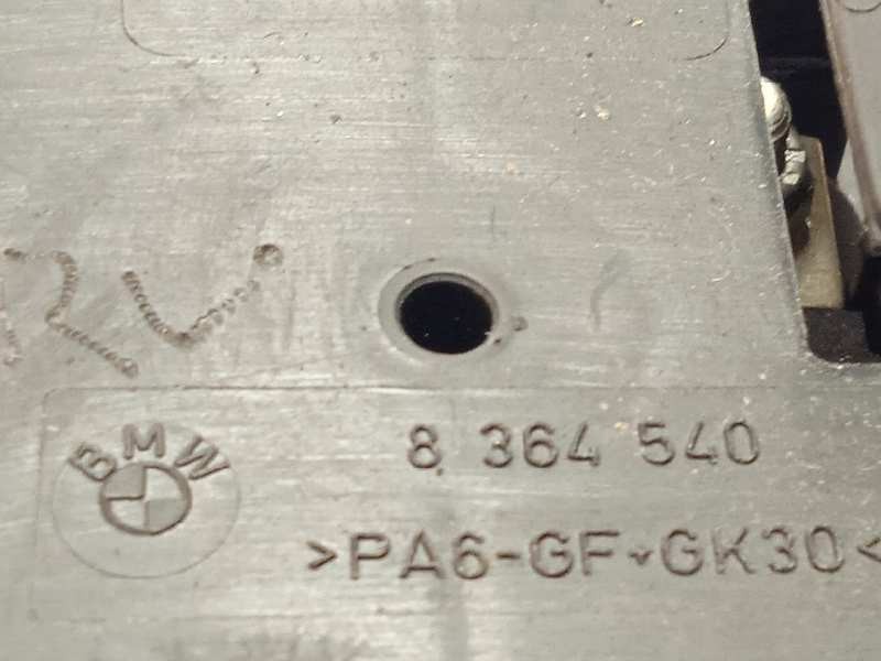 Recambio de caja reles / fusibles para bmw x3 (e83) 3.0d referencia OEM IAM 8364542  8364540