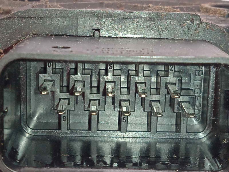 Recambio de cerradura puerta trasera izquierda para ford kuga (cbv) trend referencia OEM IAM 8V4AS26413EA  1523331