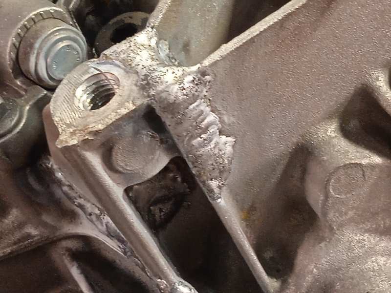 Recambio de caja cambios para ford kuga (cbv) titanium referencia OEM IAM AV4R7002AA  1737035