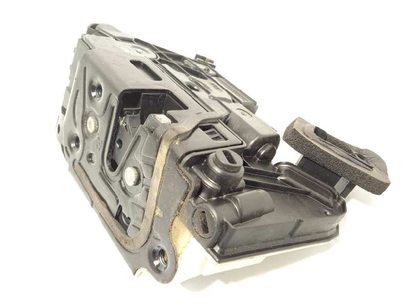 Recambio de cerradura puerta trasera derecha para skoda octavia combi (5e5) 2.0 tdi referencia OEM IAM 5E0839016A  
