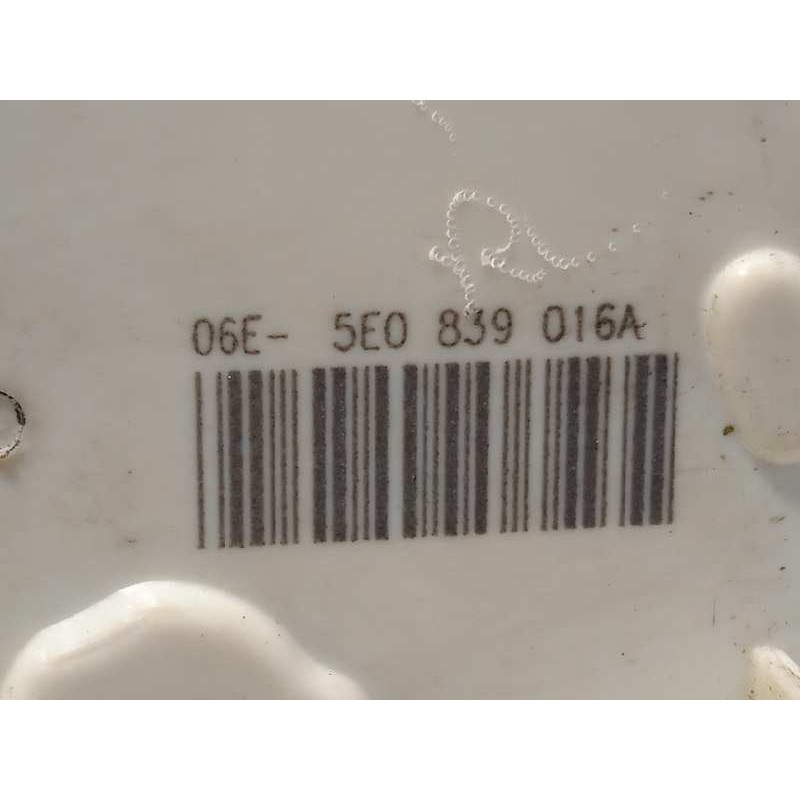 Recambio de cerradura puerta trasera derecha para skoda octavia combi (5e5) 2.0 tdi referencia OEM IAM 5E0839016A  