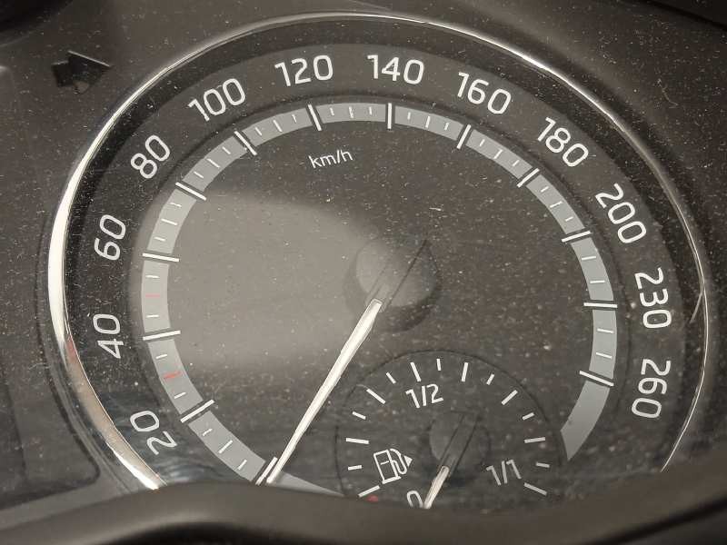 Recambio de cuadro instrumentos para skoda octavia combi (5e5) 2.0 tdi referencia OEM IAM 5E0920749  