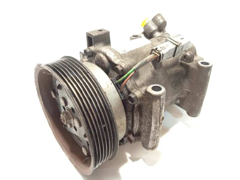 Recambio de compresor aire acondicionado para renault clio iii 1.2 referencia OEM IAM 8200819568  
