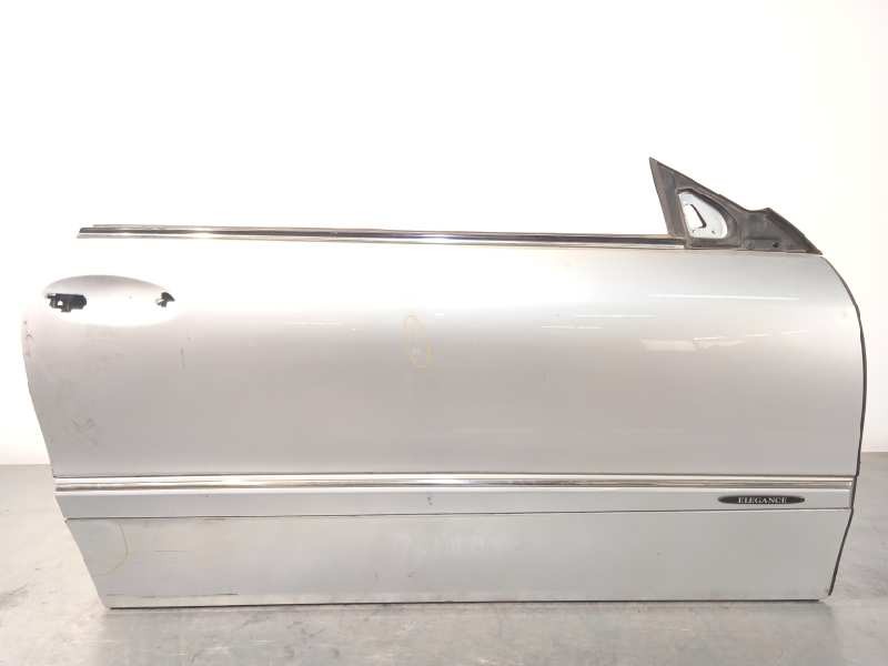 PUERTA DELANTERA DERECHA A2097200205 