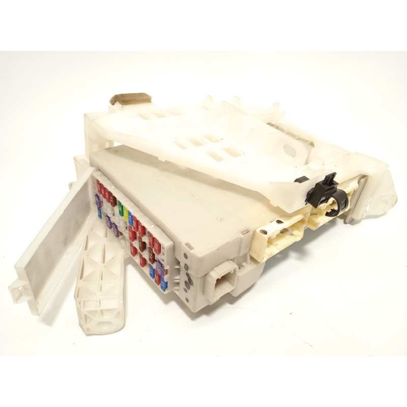 Recambio de caja reles / fusibles para toyota prius (nhw30) plug-in hybrid advance referencia OEM IAM 8273047451  