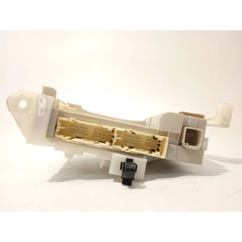 Recambio de caja reles / fusibles para toyota prius (nhw30) plug-in hybrid advance referencia OEM IAM 8273047451  