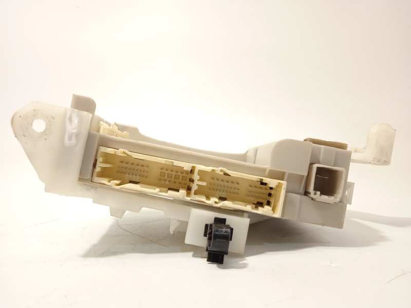 Recambio de caja reles / fusibles para toyota prius (nhw30) plug-in hybrid advance referencia OEM IAM 8273047451  