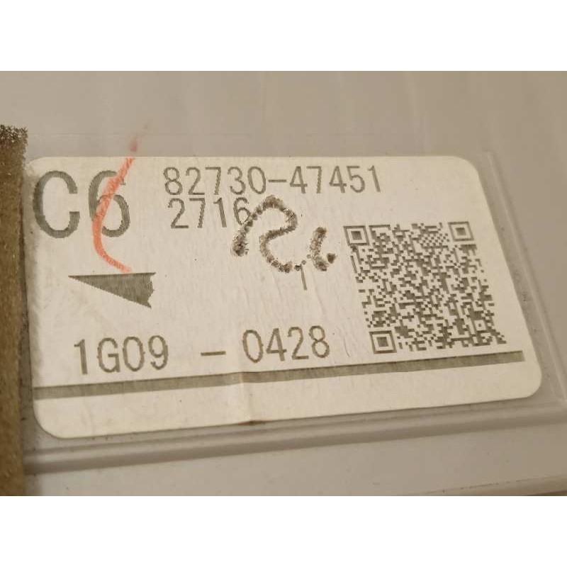 Recambio de caja reles / fusibles para toyota prius (nhw30) plug-in hybrid advance referencia OEM IAM 8273047451  