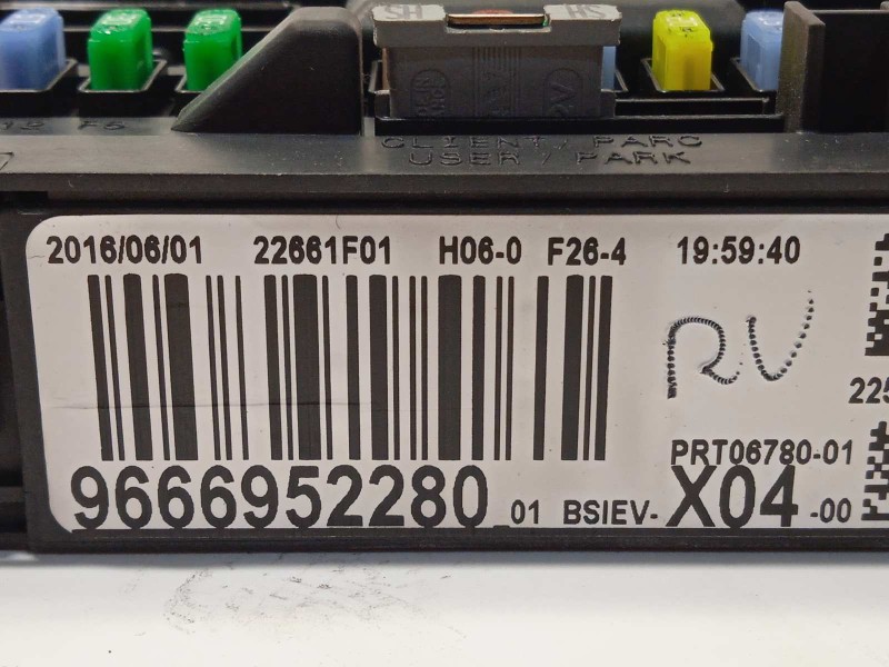 Recambio de caja reles / fusibles para citroën c3 live edition referencia OEM IAM 9666952280  