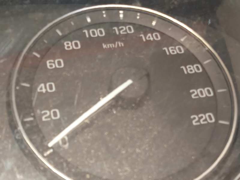 Recambio de cuadro instrumentos para hyundai i20 active 1.4 referencia OEM IAM 94003C8042  