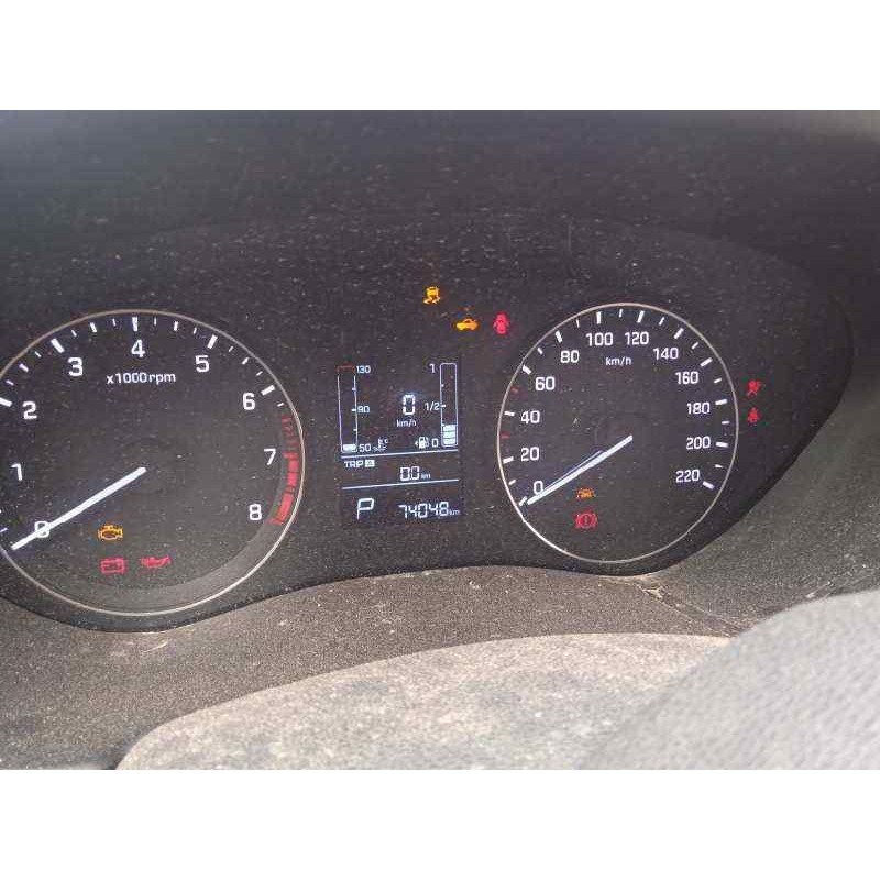 Recambio de cuadro instrumentos para hyundai i20 active 1.4 referencia OEM IAM 94003C8042  