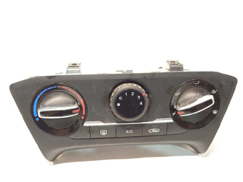 Recambio de mando calefaccion / aire acondicionado para hyundai i20 active 1.4 referencia OEM IAM 97250C8010  