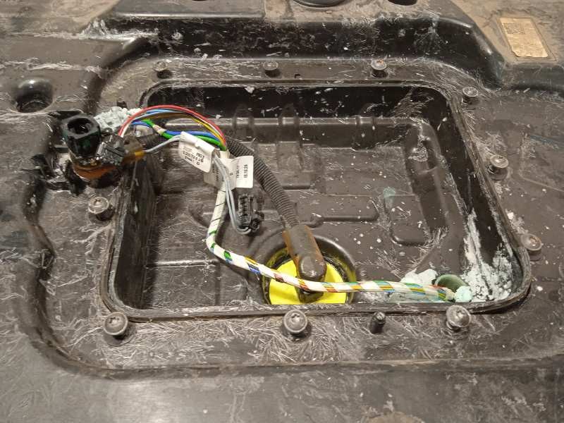 Recambio de deposito aditivo fap adblue para citroën c3 feel referencia OEM IAM 9810883580  