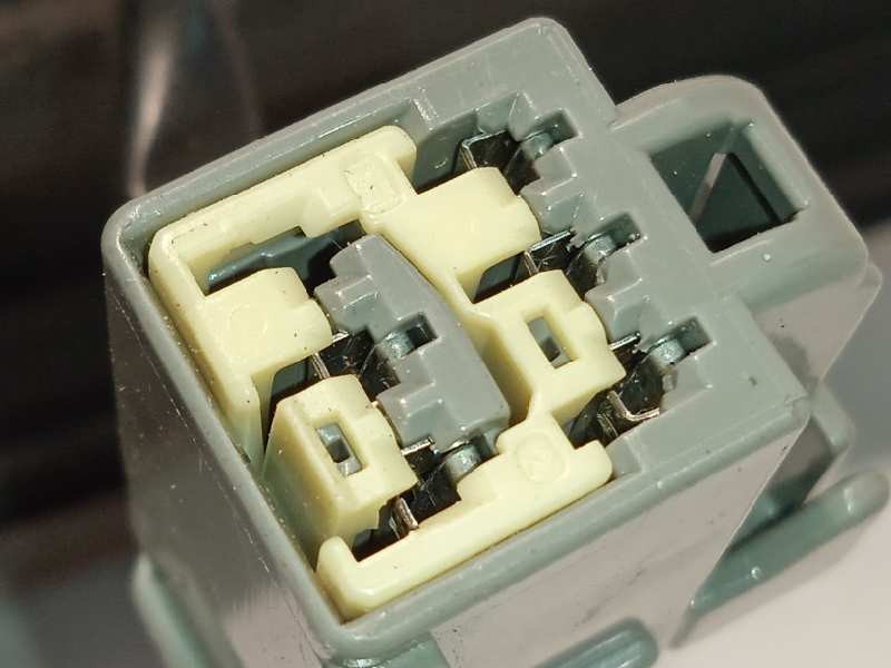 Recambio de retrovisor derecho para ford focus berlina (cap) trend referencia OEM IAM 1434381  