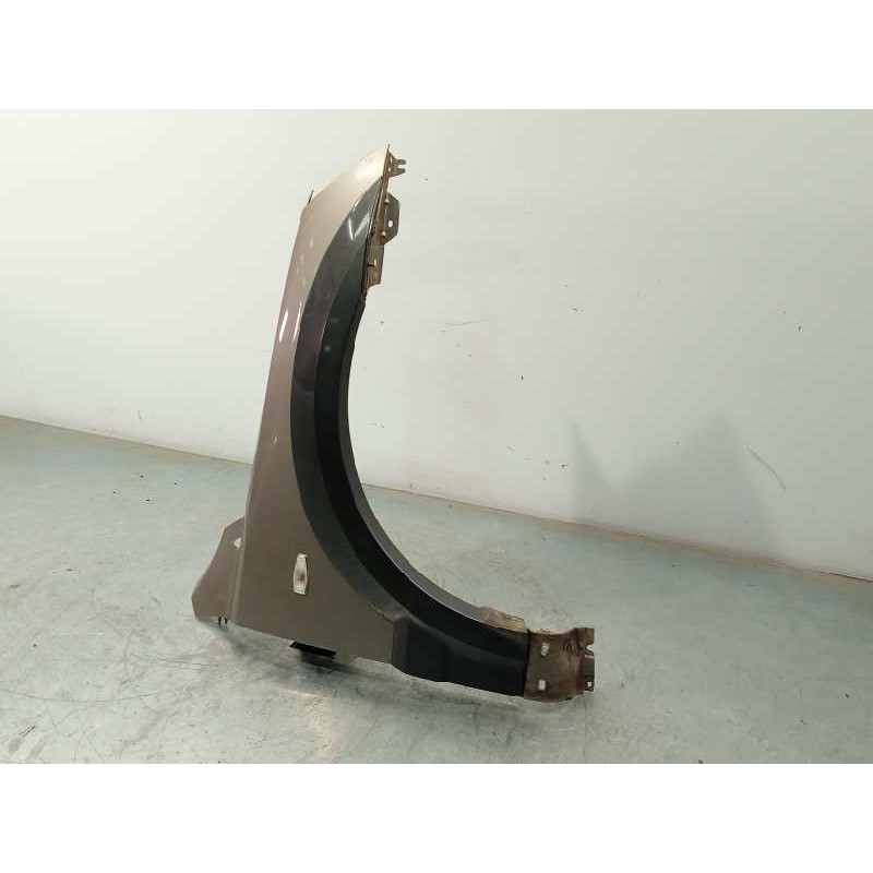 Recambio de aleta delantera derecha para kia sorento 2.5 crdi ex referencia OEM IAM 663213E141  