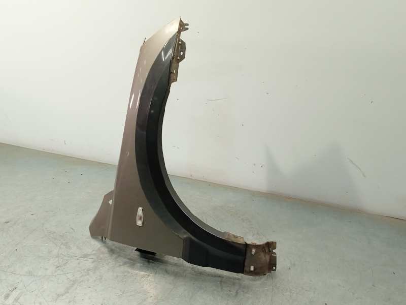 Recambio de aleta delantera derecha para kia sorento 2.5 crdi ex referencia OEM IAM 663213E141  