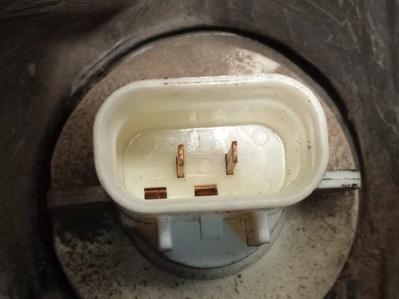 Recambio de faro izquierdo para kia sorento 2.5 crdi ex referencia OEM IAM 921013E060  