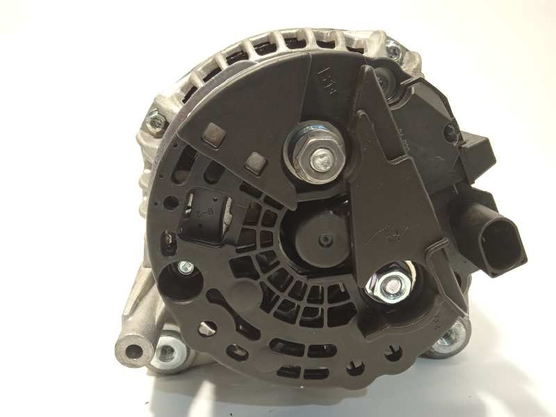 Recambio de alternador para audi a4 avant (8e) 2.0 tdi referencia OEM IAM 8EL011710  26006944