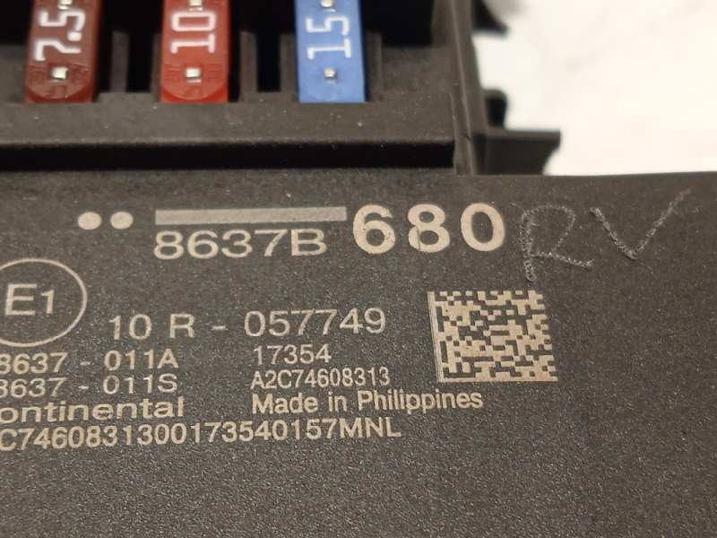 Recambio de caja reles / fusibles para mitsubishi outlander (gf0) motion 4wd referencia OEM IAM 8637B680  