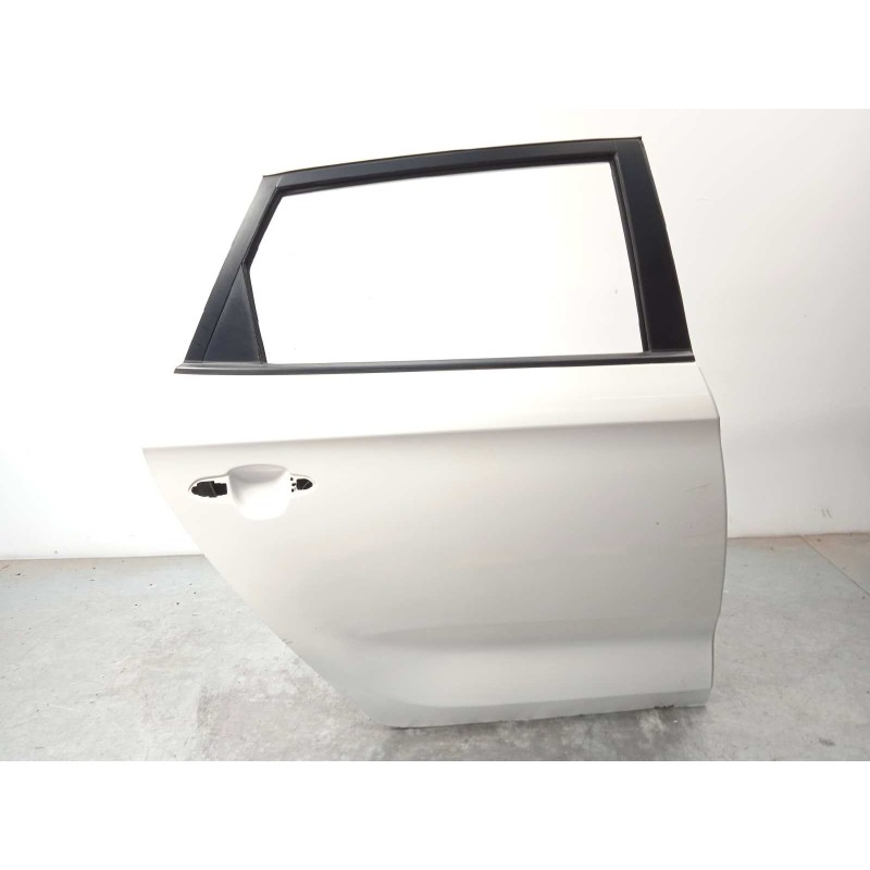 Recambio de puerta trasera derecha para kia carens ( ) basic referencia OEM IAM 77004A4000  