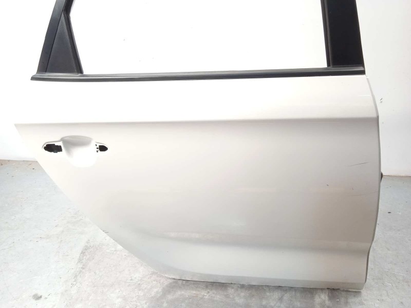 Recambio de puerta trasera derecha para kia carens ( ) basic referencia OEM IAM 77004A4000  