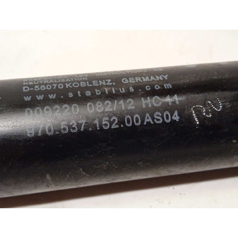 Recambio de retenedor puerta para porsche panamera 4 s referencia OEM IAM 97053715200  97053715200AS04