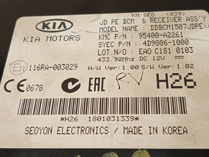 Recambio de modulo electronico para kia cee´d 1.0 tgdi cat referencia OEM IAM 95400A2261  