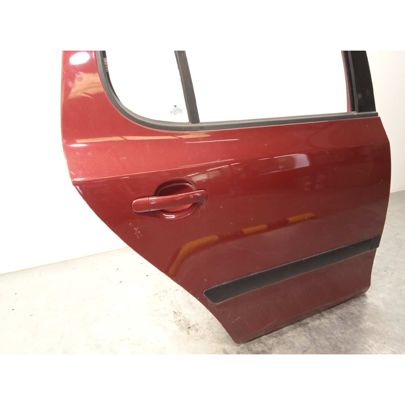 Recambio de puerta trasera derecha para skoda fabia (5j2 ) 1.4 tdi referencia OEM IAM 5J6833056  