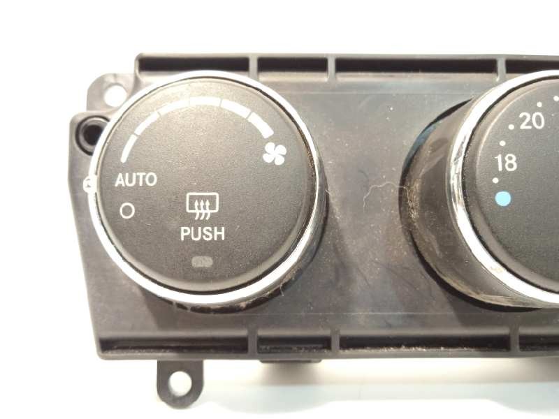 Recambio de mando climatizador para chrysler sebring berlina 2.0 crd limited referencia OEM IAM P55111815AC  