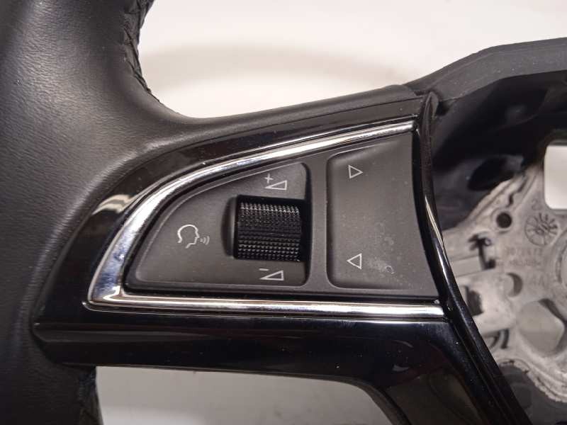 Recambio de volante para skoda fabia 1.0 mpi referencia OEM IAM 3V0419091L  3V0419091LCWE